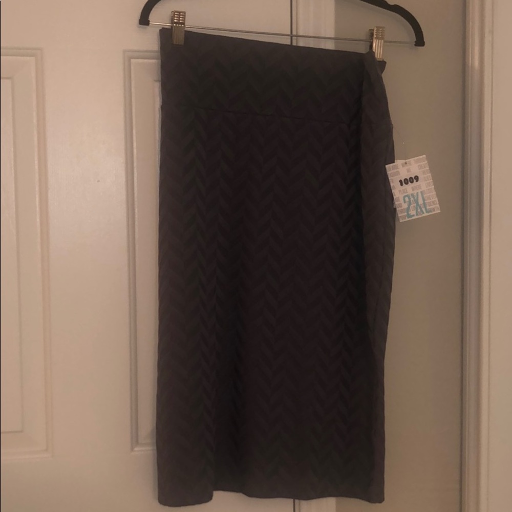 NWT Lularoe gray Cassie 2xl